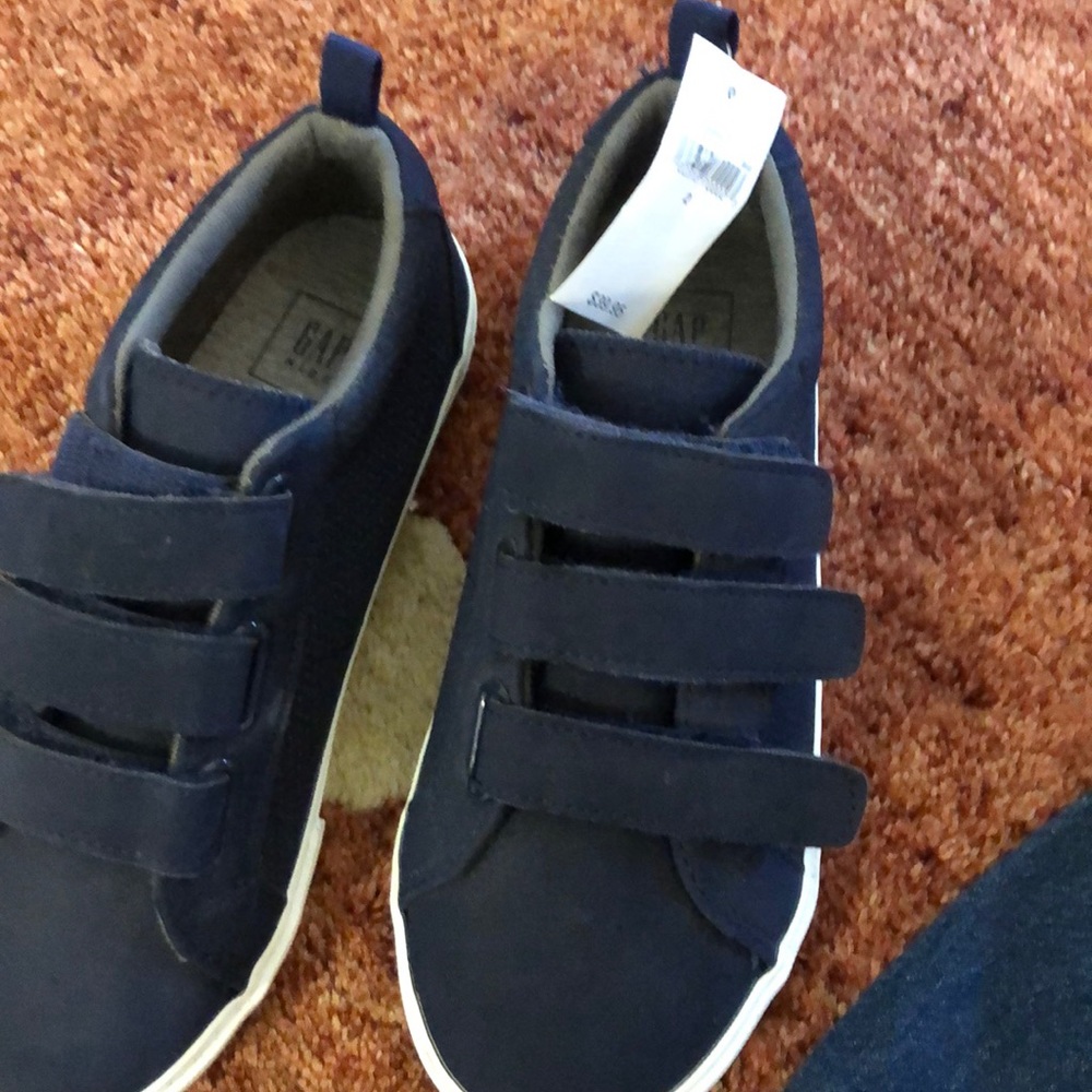 Kids new gap sneakers! Size 2
